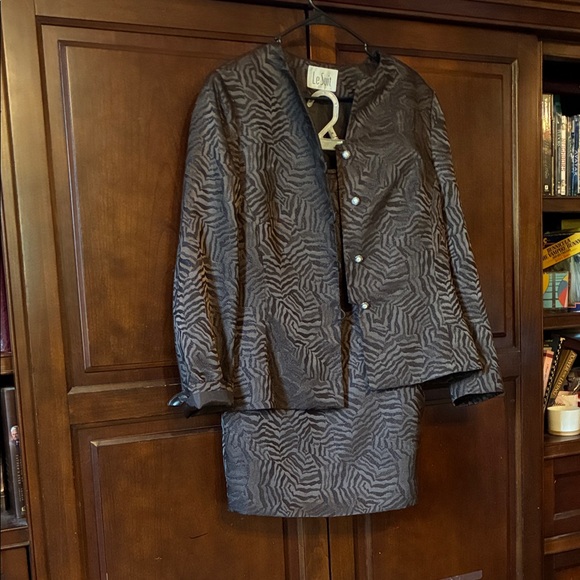 Le Suit Zebra Pattern Long Sleeve Dress Set - Picture 1 of 13